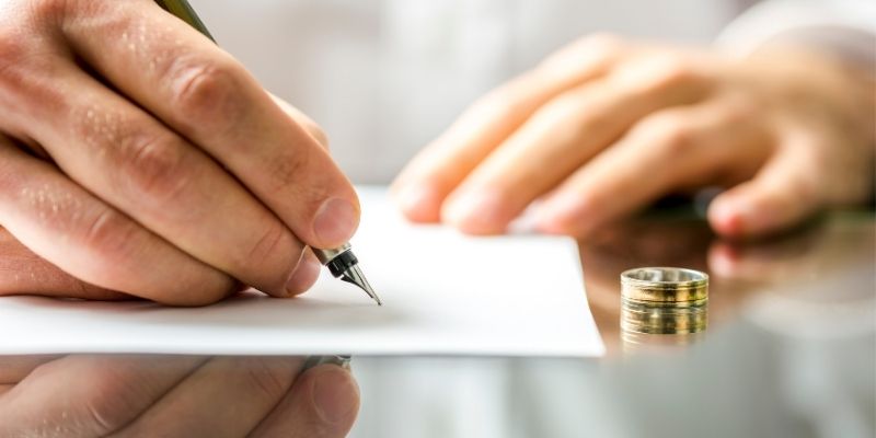 6 Soruda Çekişmeli Boşanmada Tazminat ve Erkeğin Tazminat Hakkı 6 Soruda Çekişmeli Boşanmada Tazminat ve Erkeğin Tazminat Hakkı